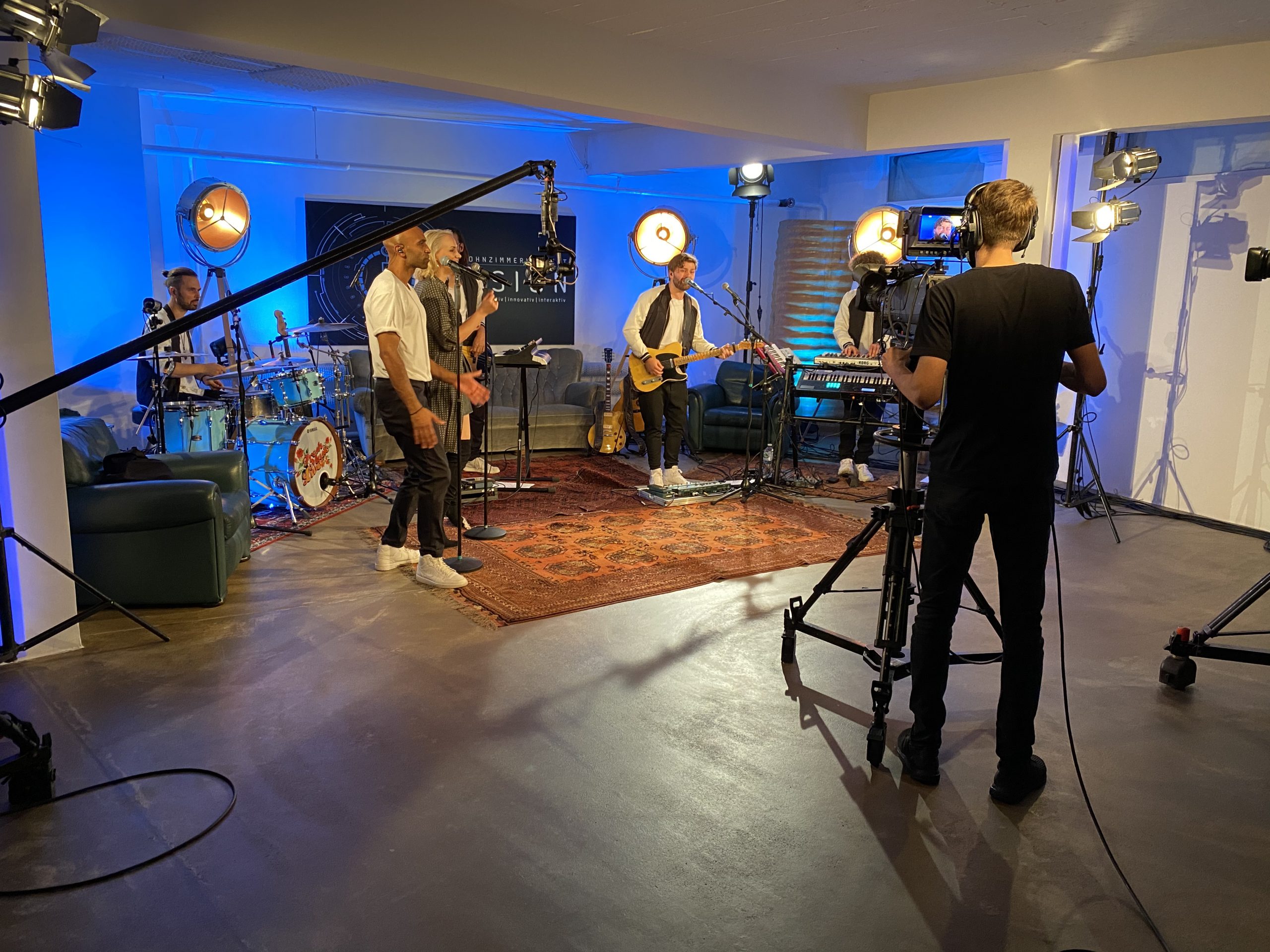 FRESH-MUSIC-LIVE-LIVESTREAM